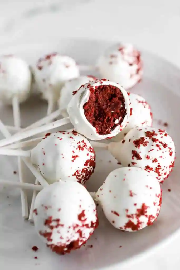 3 Ingredients Cake Pops Recipe » Purwa's Kitchen